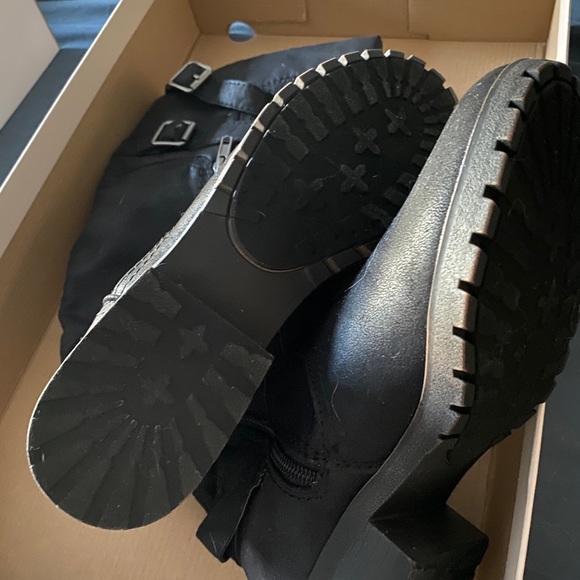 Women’s boots - Picture 2 of 4